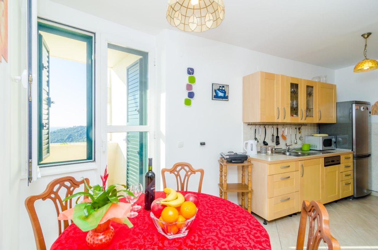 Sun City Apartment Дубровник Екстериор снимка