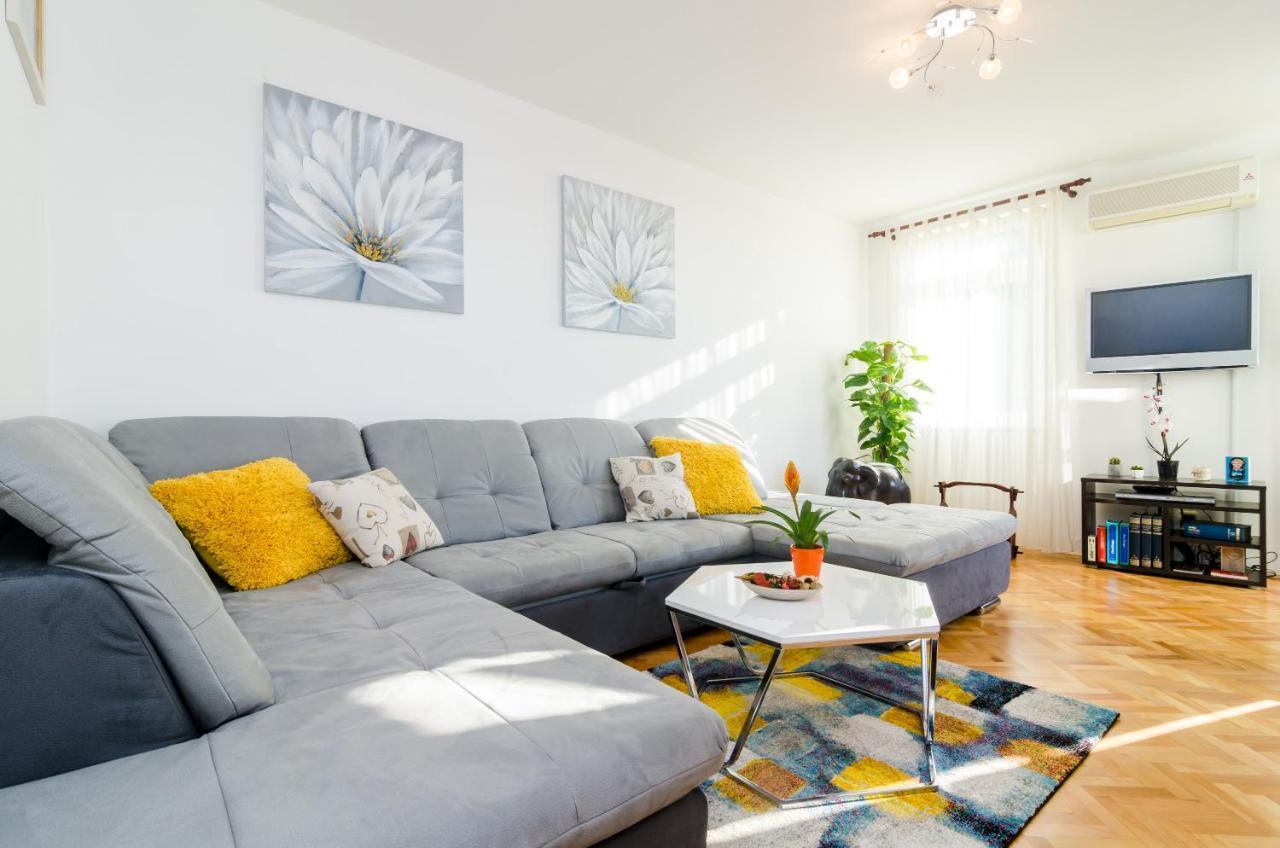 Sun City Apartment Дубровник Екстериор снимка