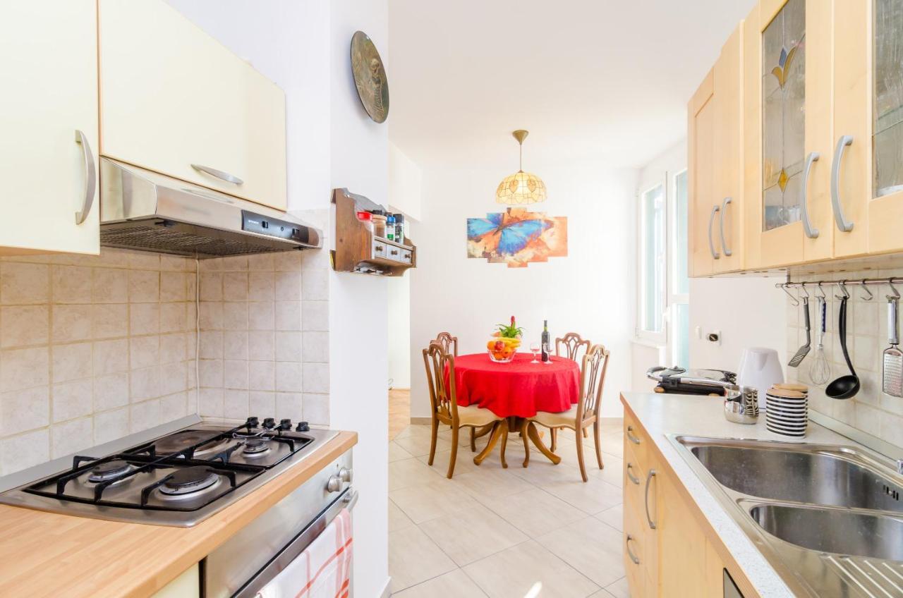 Sun City Apartment Дубровник Екстериор снимка