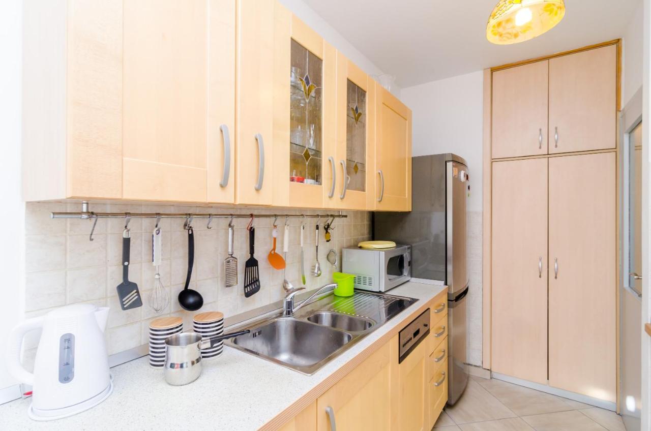 Sun City Apartment Дубровник Екстериор снимка